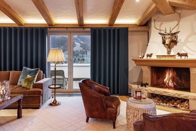 Metropole, SG 7610, Colorama Dimout, Hotel Palace, Gstaad, Switzerland, Charcoal, Design Endcap